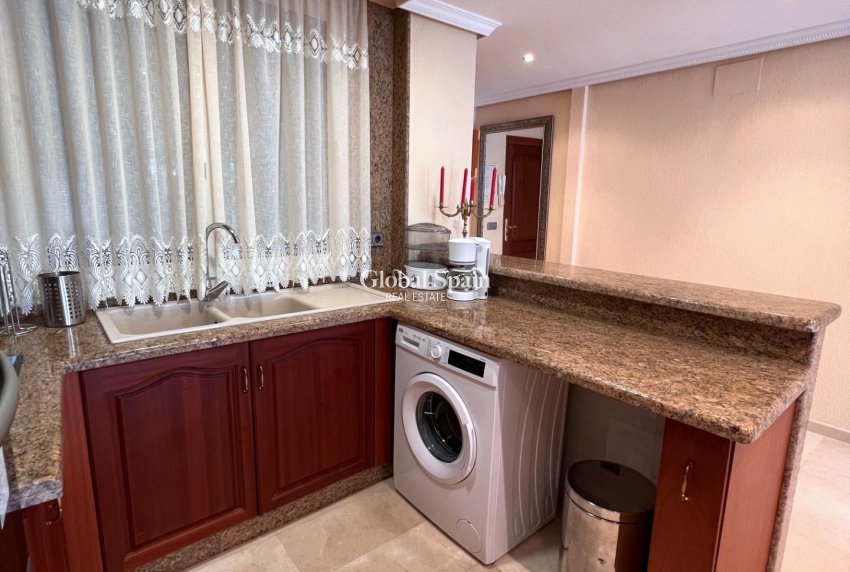 Resale - HOUSE -
TORREVIEJA - Torrevieja