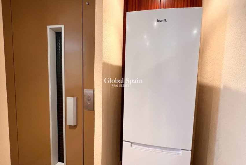 Resale - HOUSE -
TORREVIEJA - Torrevieja