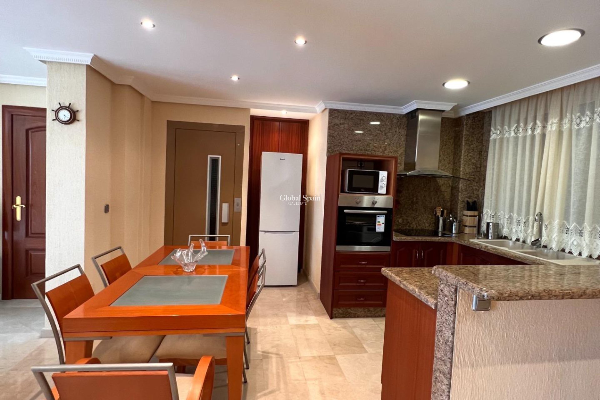 Resale - HOUSE -
TORREVIEJA - Torrevieja