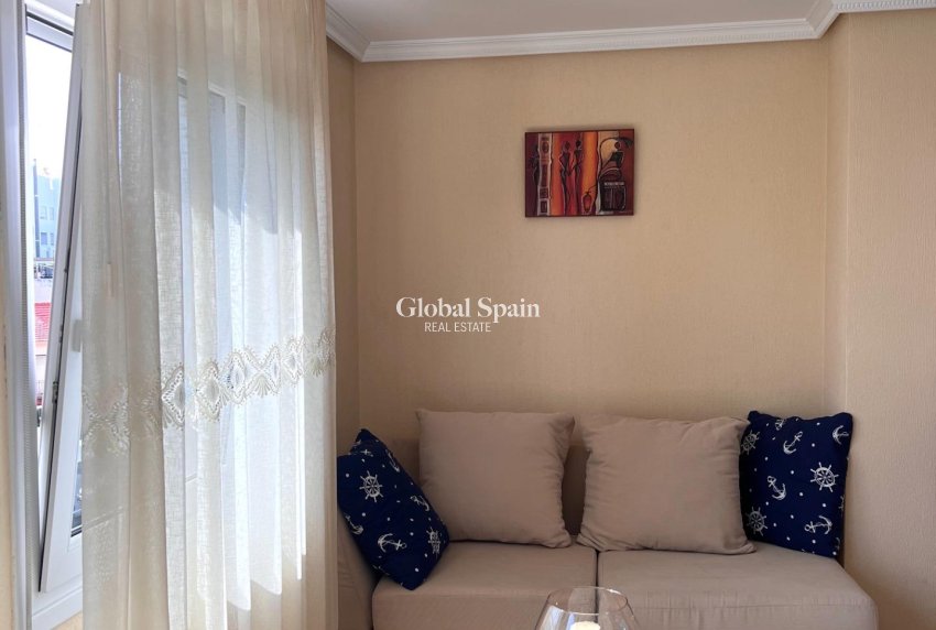 Resale - HOUSE -
TORREVIEJA - Torrevieja