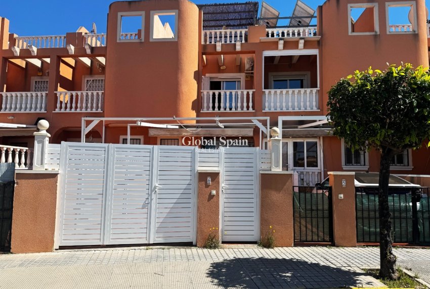 Resale - HOUSE -
TORREVIEJA - Torrevieja