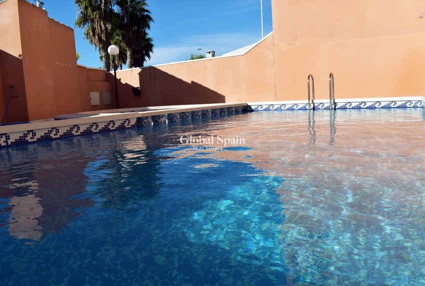 Resale - HOUSE -
TORREVIEJA - Torrevieja