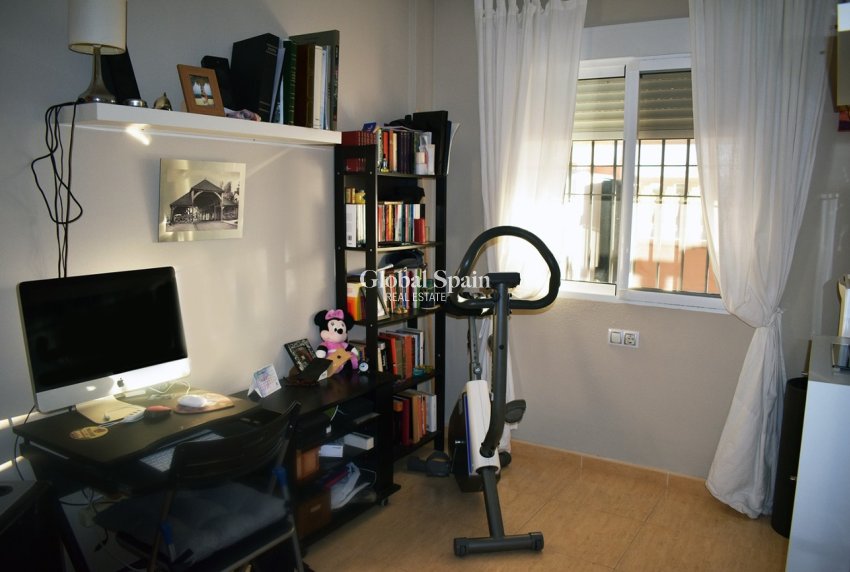 Resale - HOUSE -
TORREVIEJA - Torrevieja