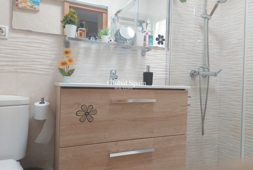 Resale - HOUSE -
TORREVIEJA - Torrevieja