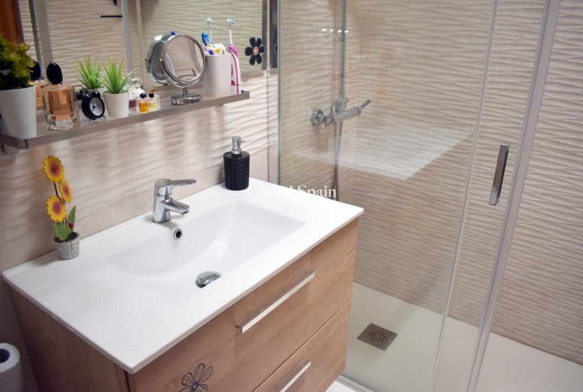Resale - HOUSE -
TORREVIEJA - Torrevieja