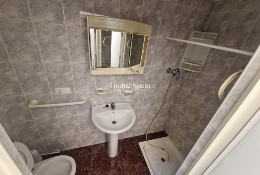 Resale - HOUSE -
TORREVIEJA - Torrevieja