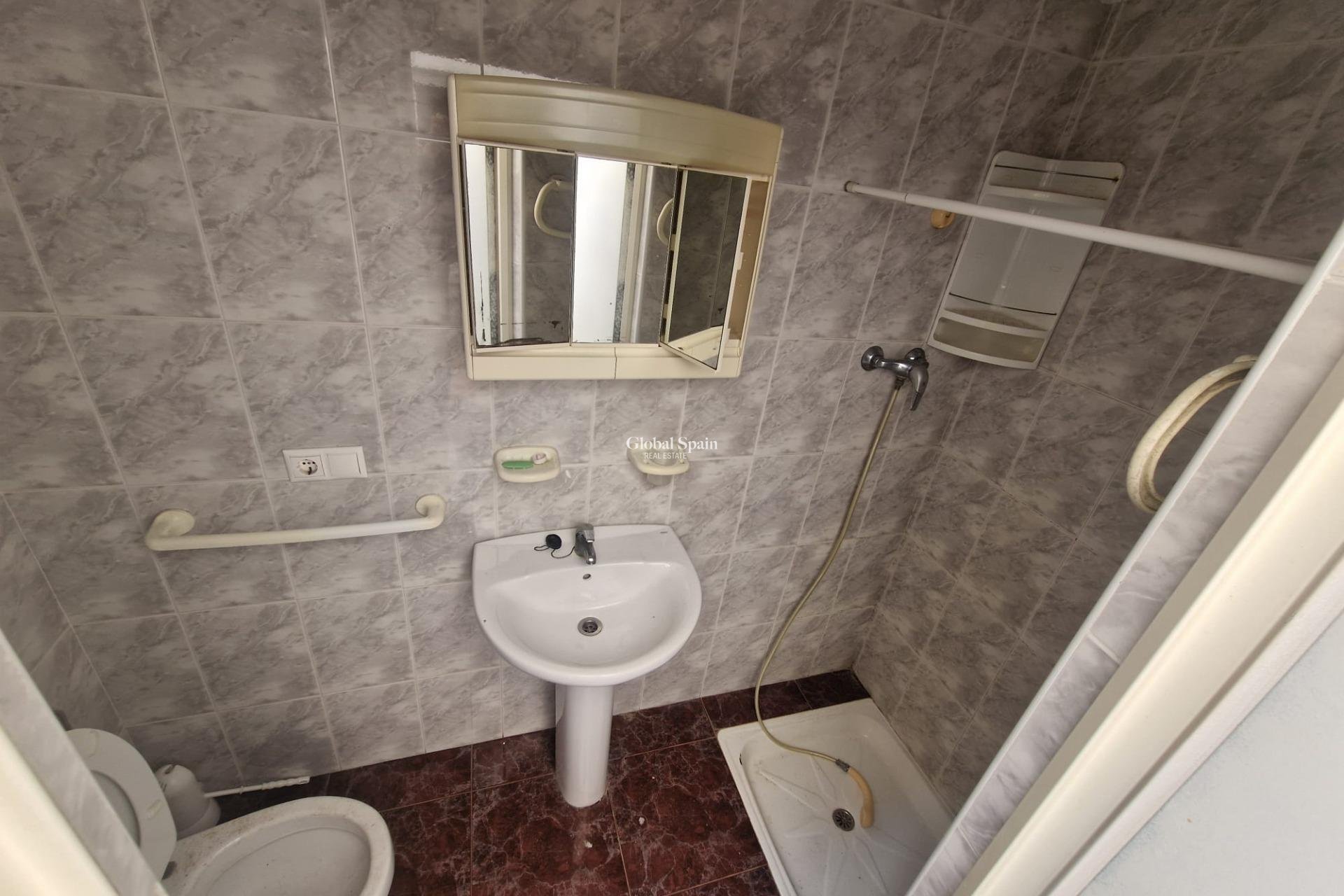 Resale - HOUSE -
TORREVIEJA - Torrevieja