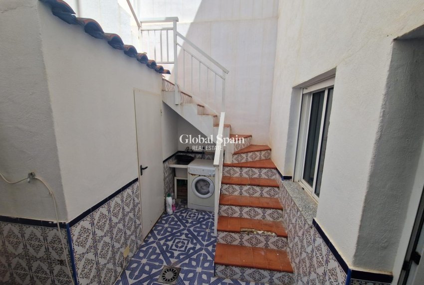 Resale - HOUSE -
TORREVIEJA - Torrevieja