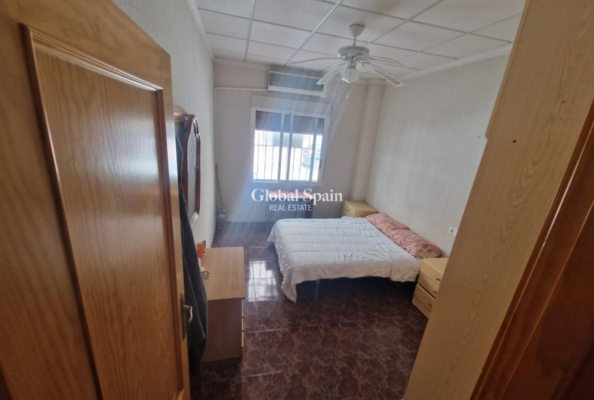 Resale - HOUSE -
TORREVIEJA - Torrevieja