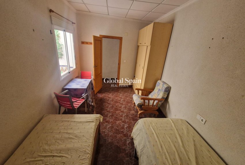 Resale - HOUSE -
TORREVIEJA - Torrevieja