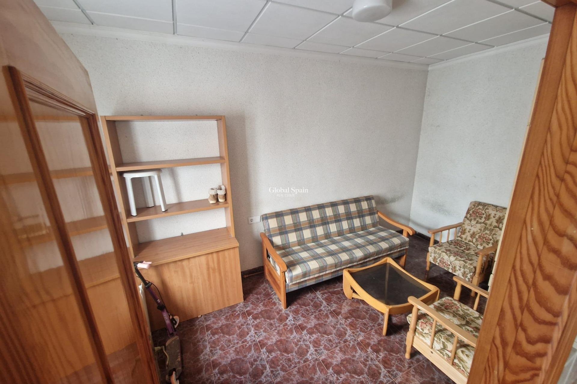 Resale - HOUSE -
TORREVIEJA - Torrevieja