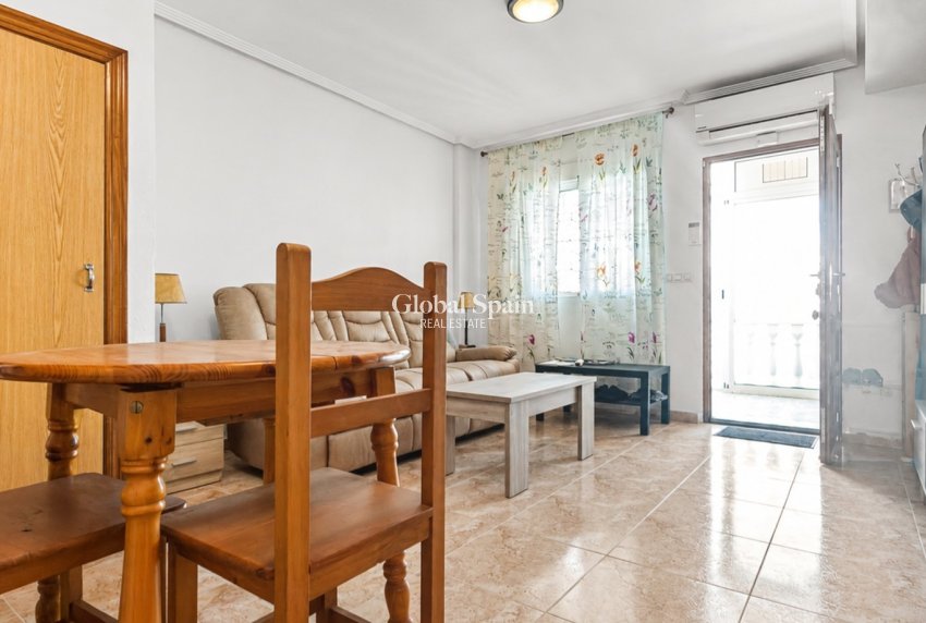 Resale - HOUSE -
TORREVIEJA - Torrevieja