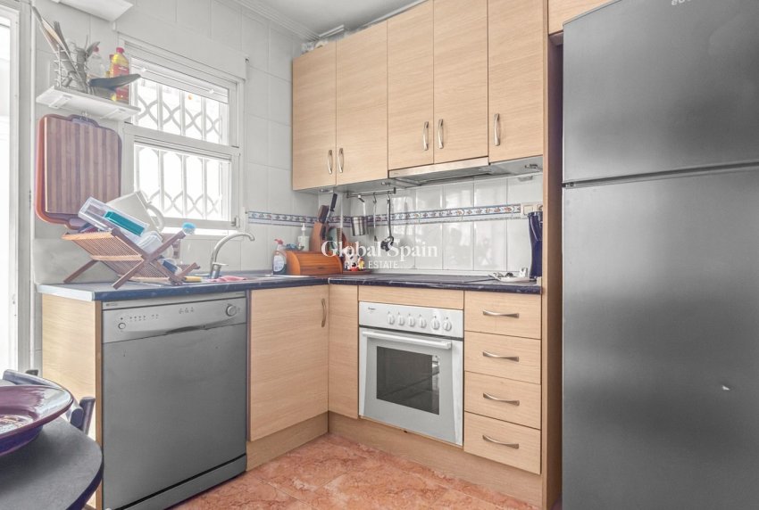 Resale - HOUSE -
TORREVIEJA - Torrevieja