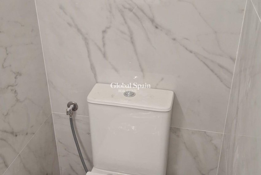 Resale - HOUSE -
TORREVIEJA - Zona Los Frutales