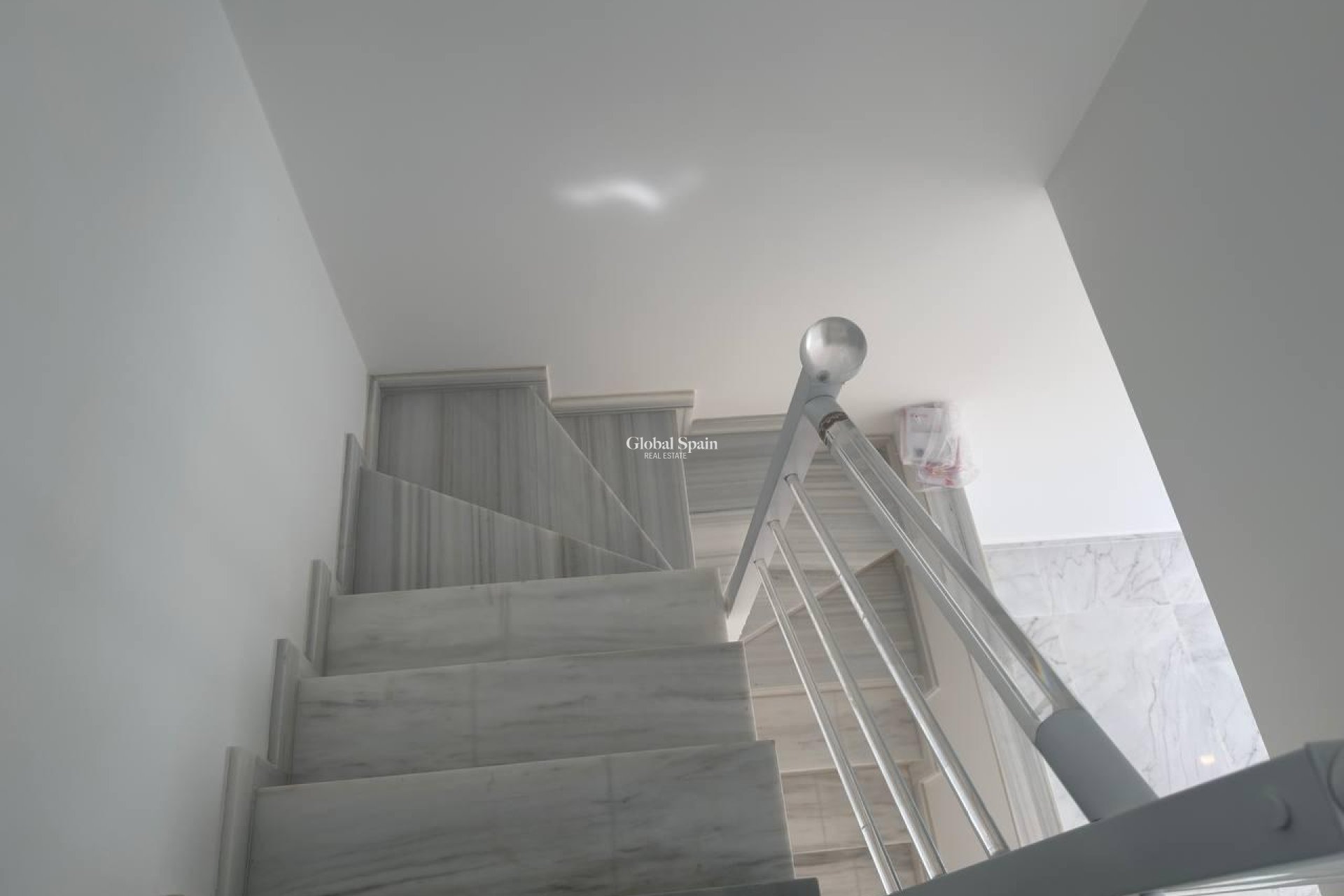 Resale - HOUSE -
TORREVIEJA - Zona Los Frutales