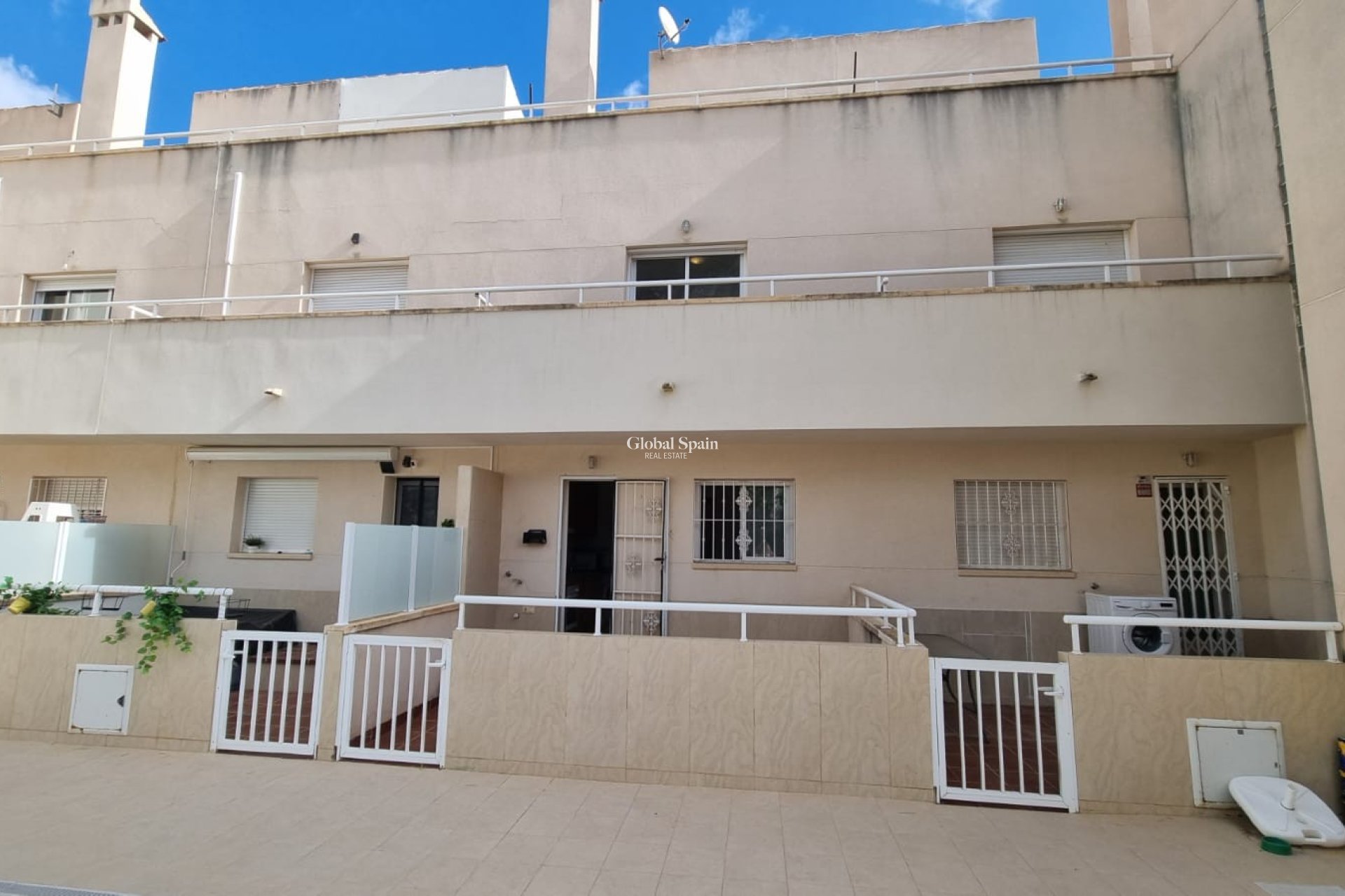 Resale - House - Townhouse -
ORIHUELA COSTA - Los Dolses