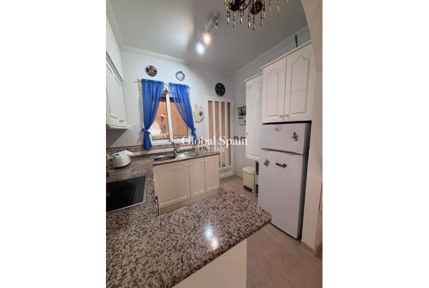 Resale - HOUSE -
VILLAMARTÍN - Costa Blanca