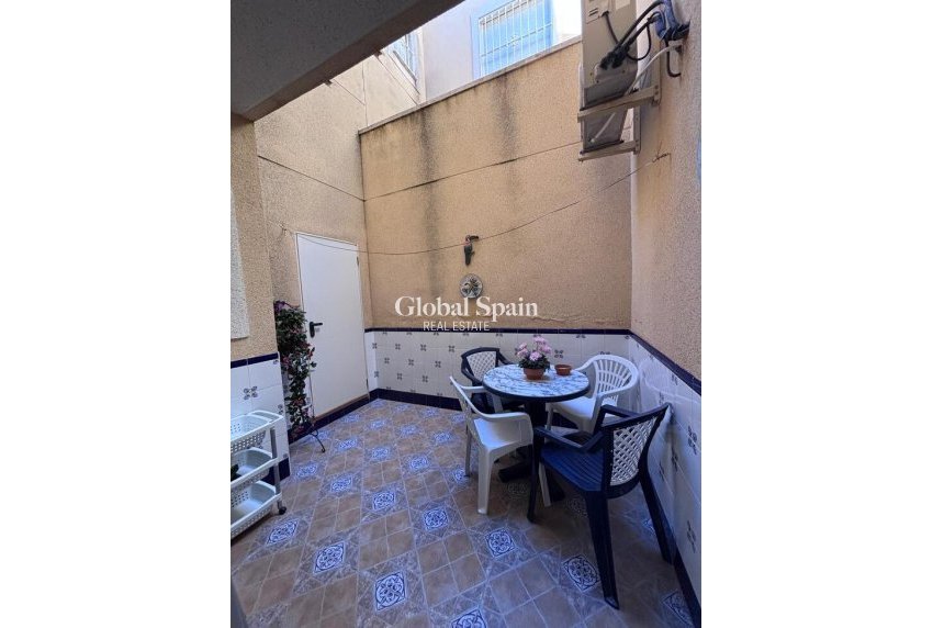 Resale - HOUSE -
VILLAMARTÍN - Costa Blanca