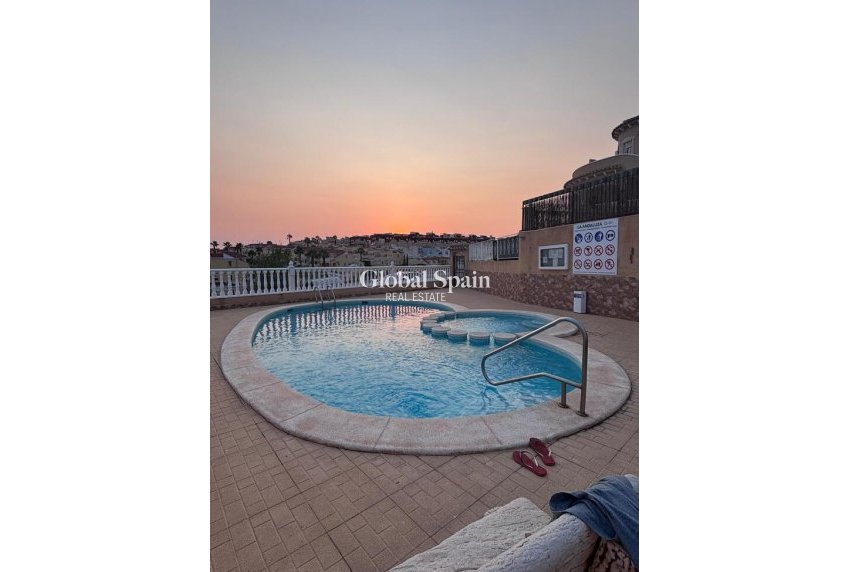 Resale - HOUSE -
VILLAMARTÍN - Costa Blanca