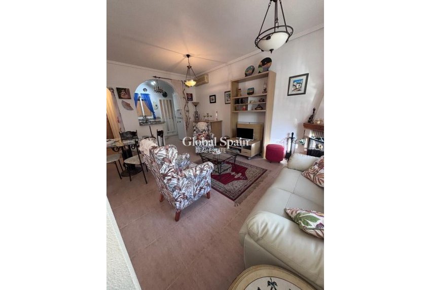 Resale - HOUSE -
VILLAMARTÍN - Costa Blanca