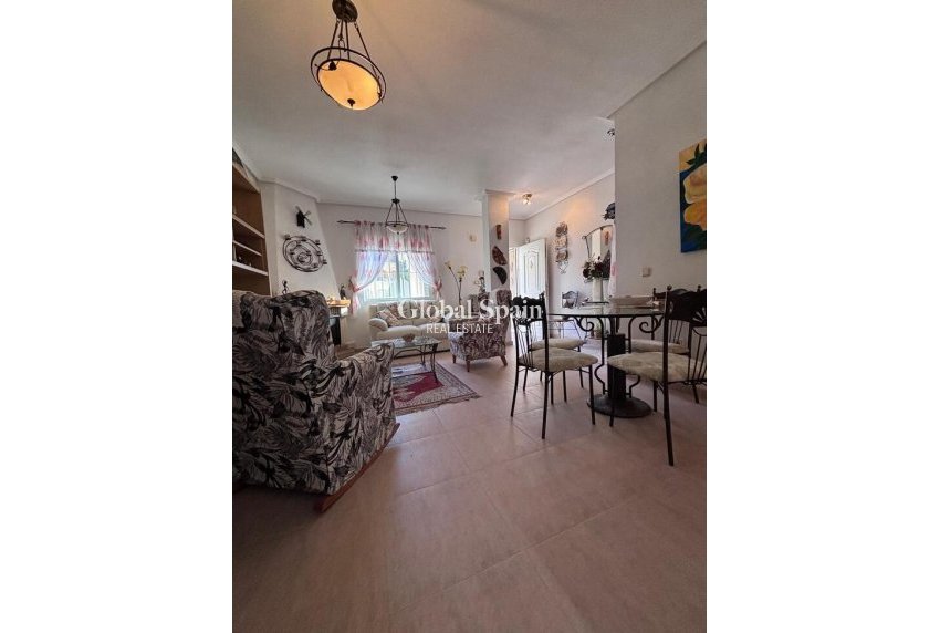 Resale - HOUSE -
VILLAMARTÍN - Costa Blanca