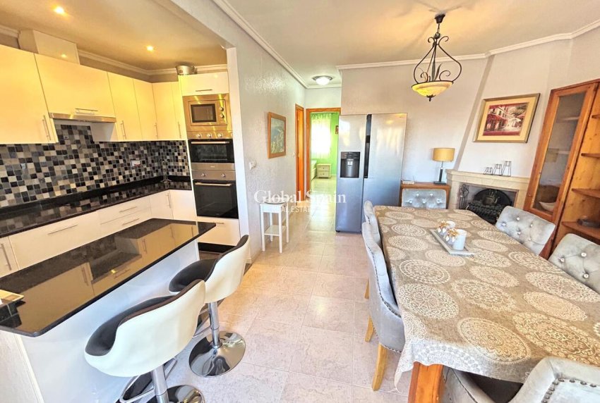 Resale - HOUSE -
VILLAMARTÍN - Costa Blanca