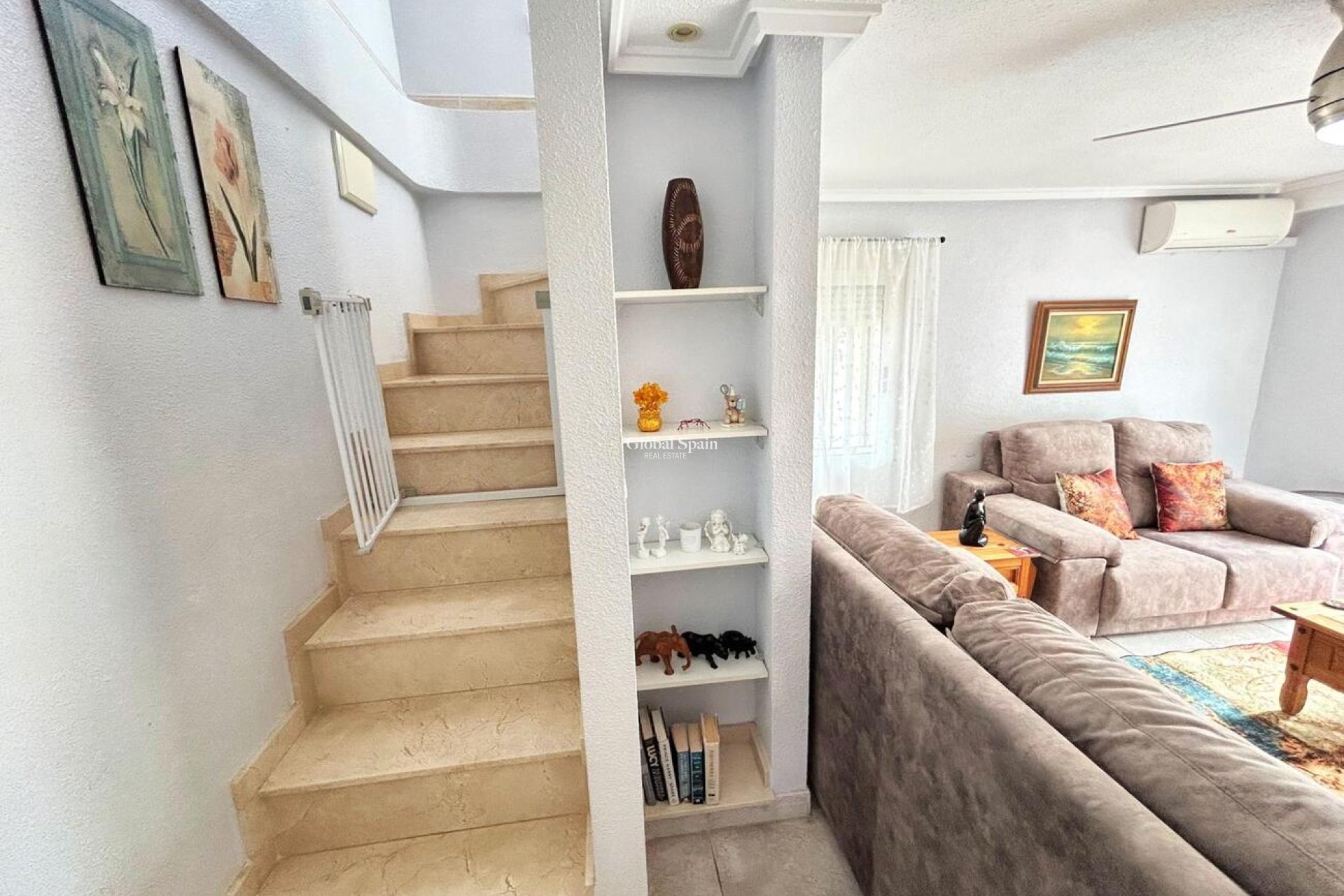 Resale - HOUSE -
VILLAMARTÍN - Costa Blanca