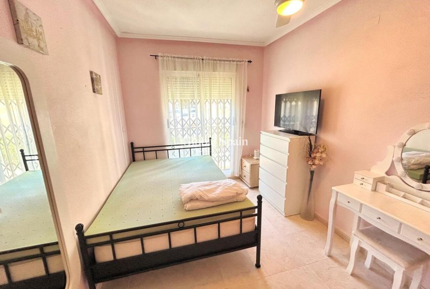 Resale - HOUSE -
VILLAMARTÍN - Costa Blanca