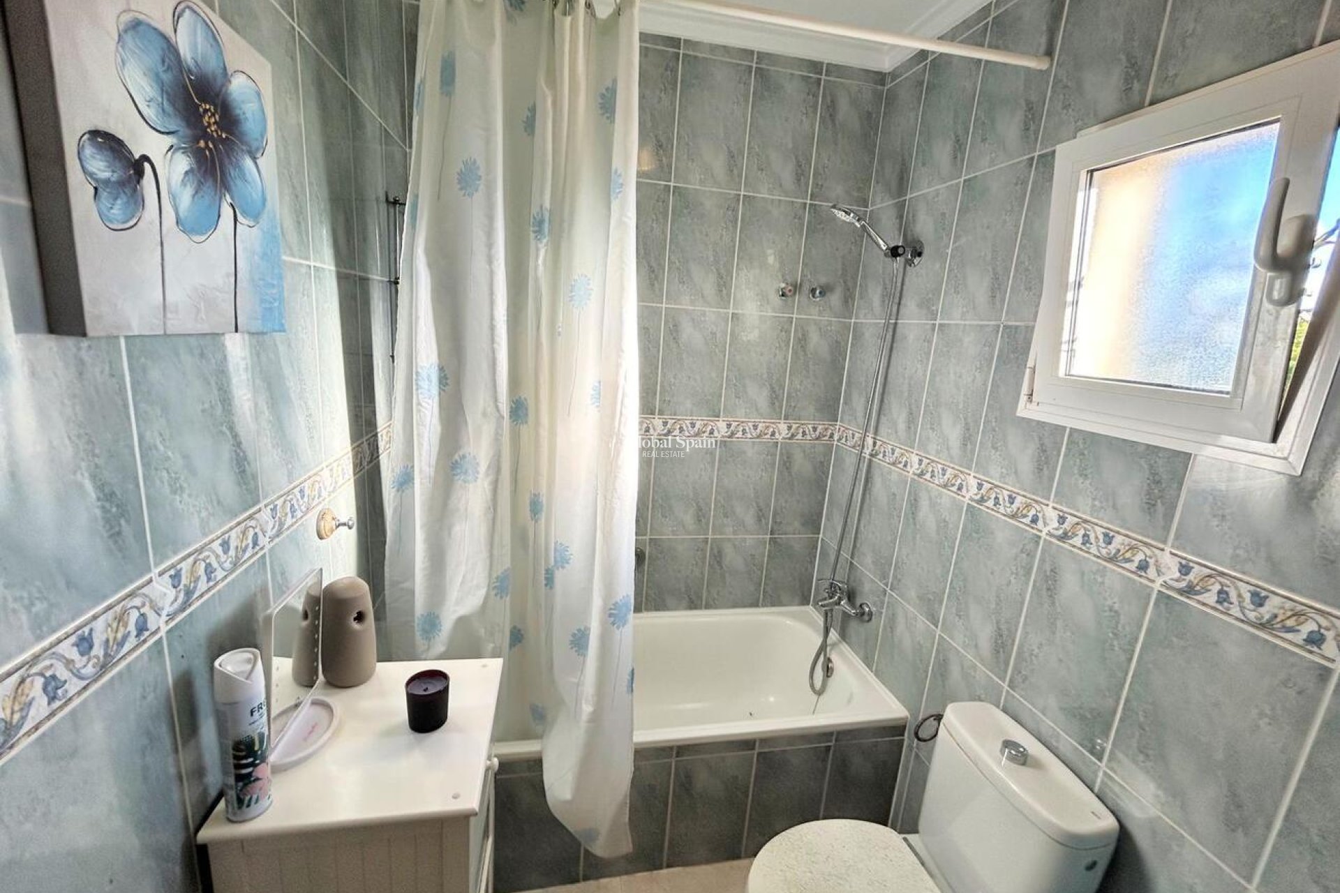 Resale - HOUSE -
VILLAMARTÍN - Costa Blanca