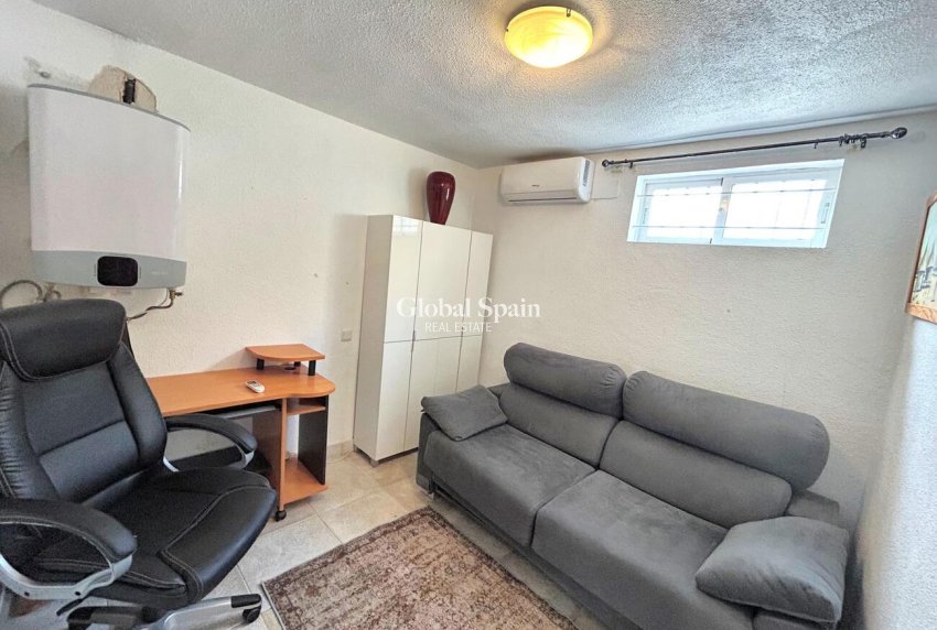 Resale - HOUSE -
VILLAMARTÍN - Costa Blanca