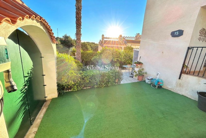 Resale - HOUSE -
VILLAMARTÍN - Costa Blanca