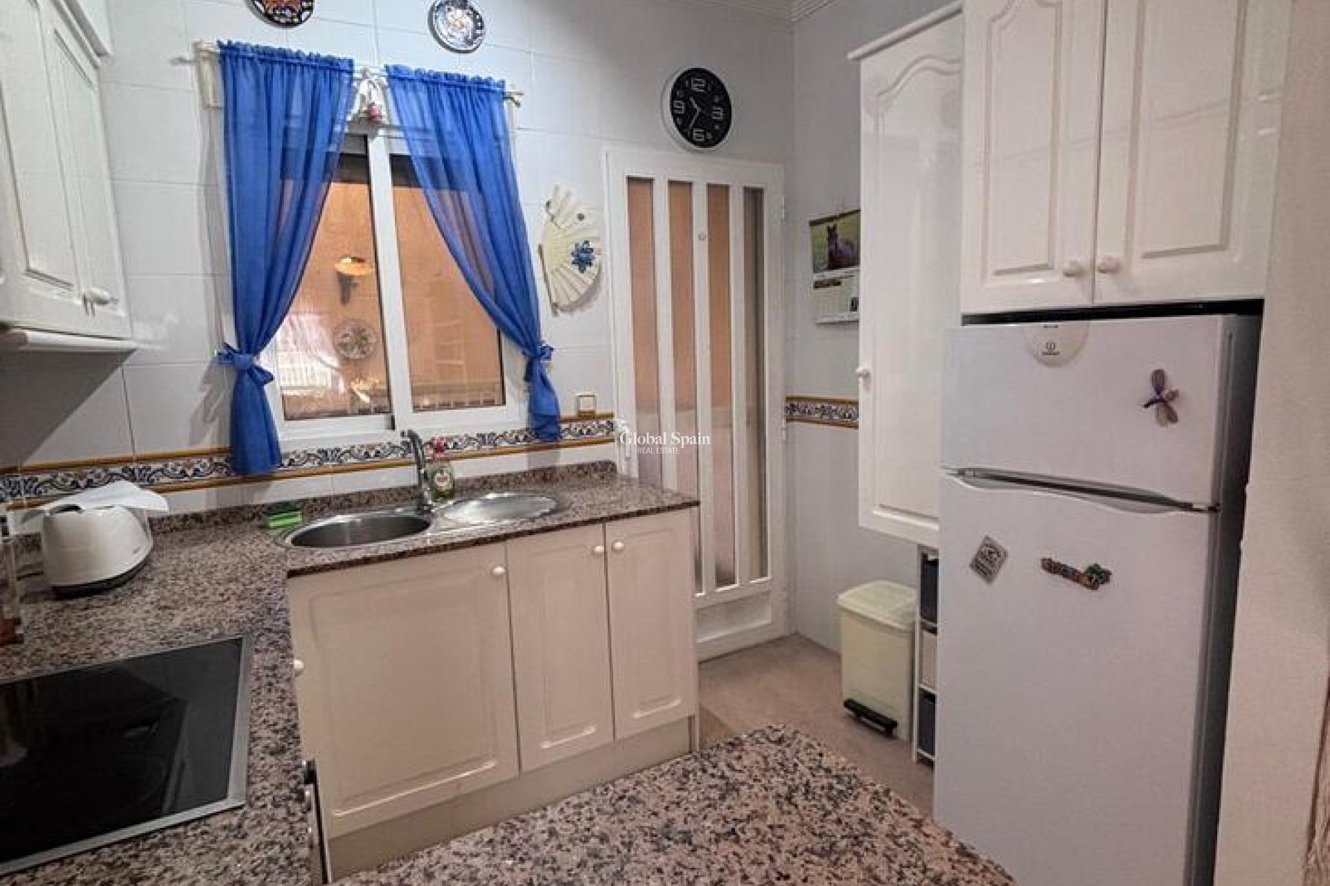 Resale - HOUSE -
VILLAMARTÍN - Costa Blanca