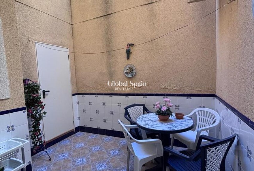 Resale - HOUSE -
VILLAMARTÍN - Costa Blanca