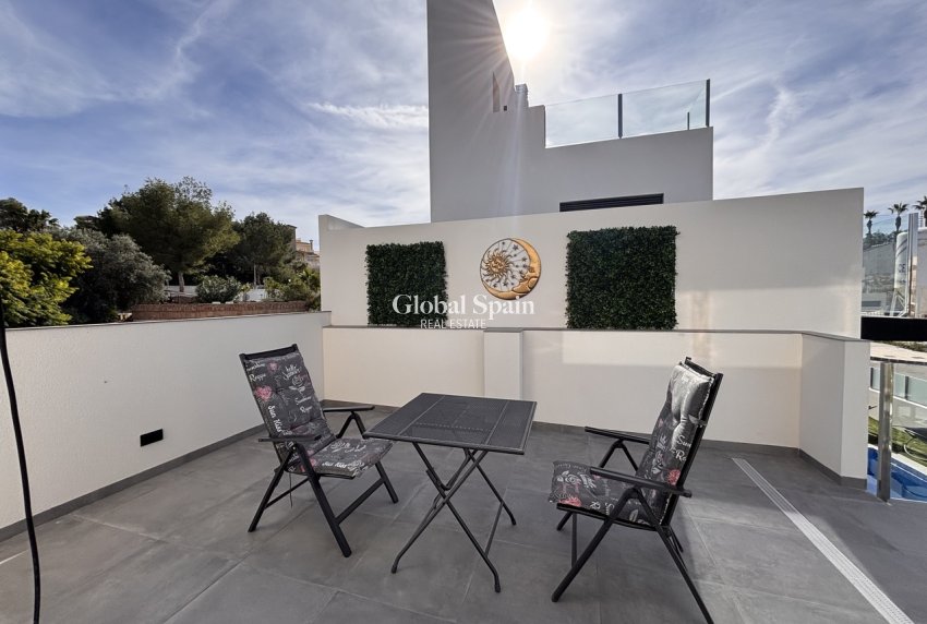 Resale - HOUSE -
VILLAMARTÍN - Costa Blanca