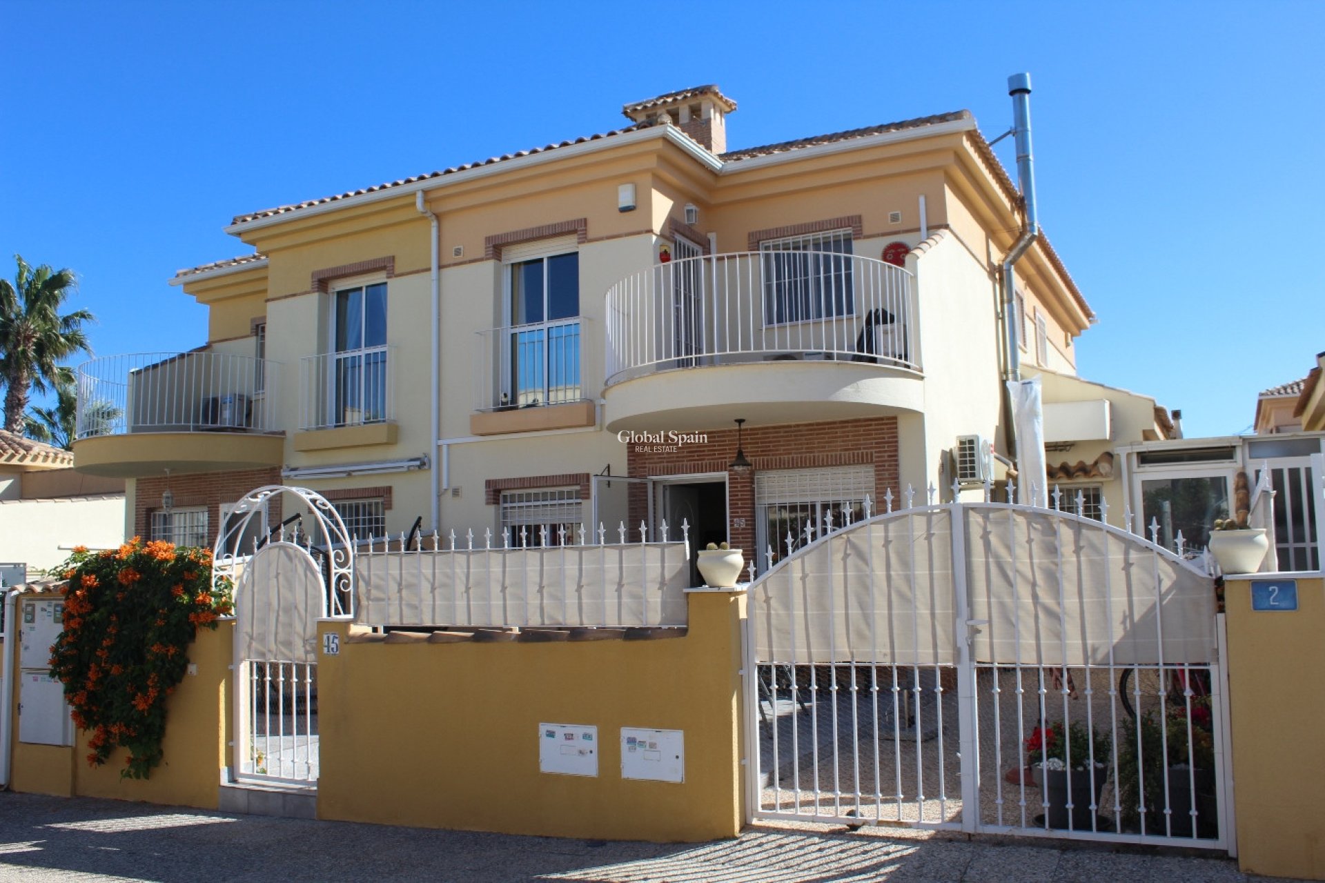 Resale - HOUSE -
VILLAMARTÍN - Costa Blanca
