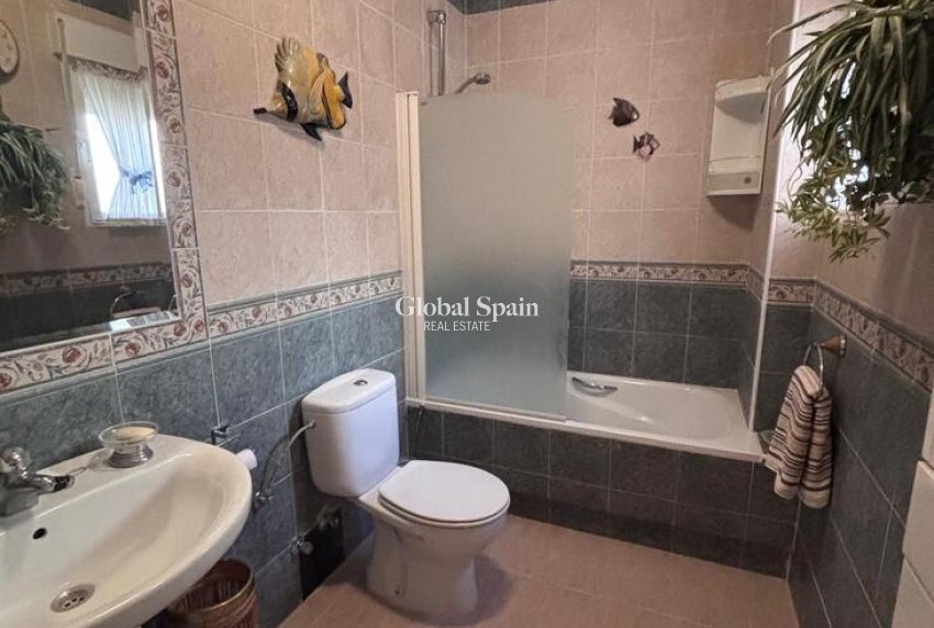 Resale - HOUSE -
VILLAMARTÍN - Costa Blanca