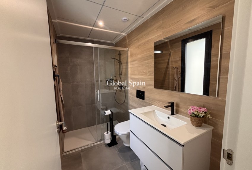 Resale - HOUSE -
VILLAMARTÍN - Costa Blanca