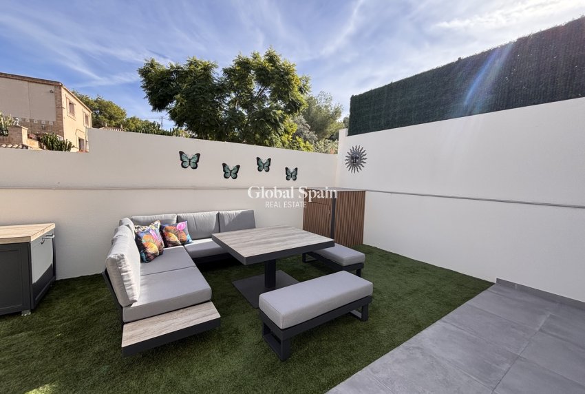 Resale - HOUSE -
VILLAMARTÍN - Costa Blanca