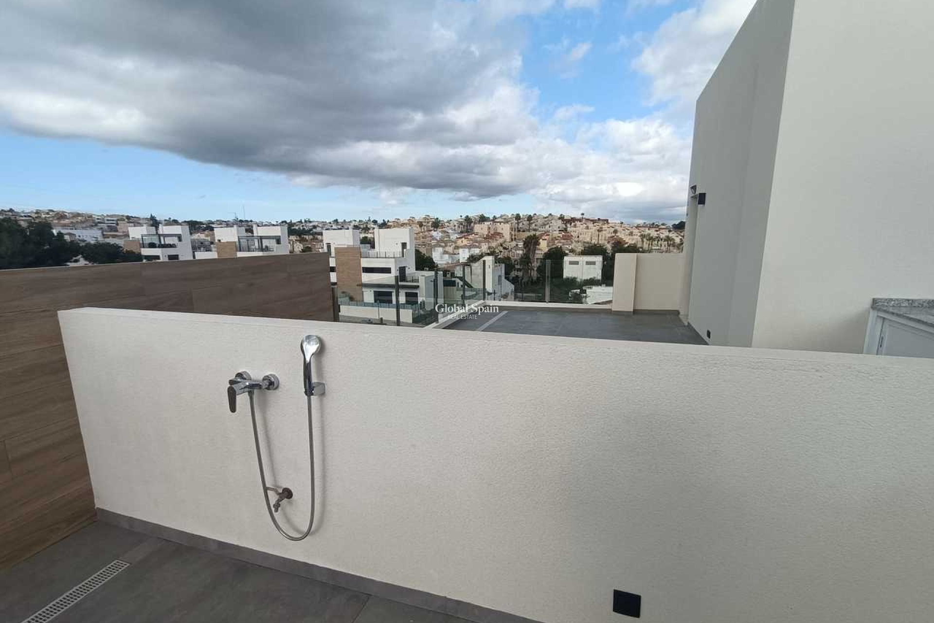 Resale - HOUSE -
VILLAMARTÍN - Costa Blanca