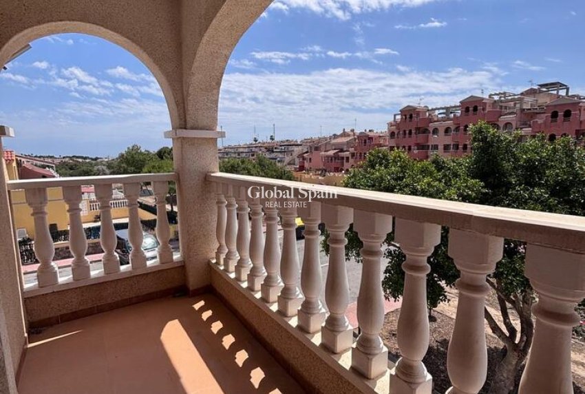 Resale - HOUSE -
VILLAMARTÍN - Costa Blanca