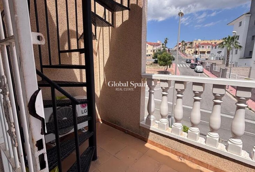 Resale - HOUSE -
VILLAMARTÍN - Costa Blanca