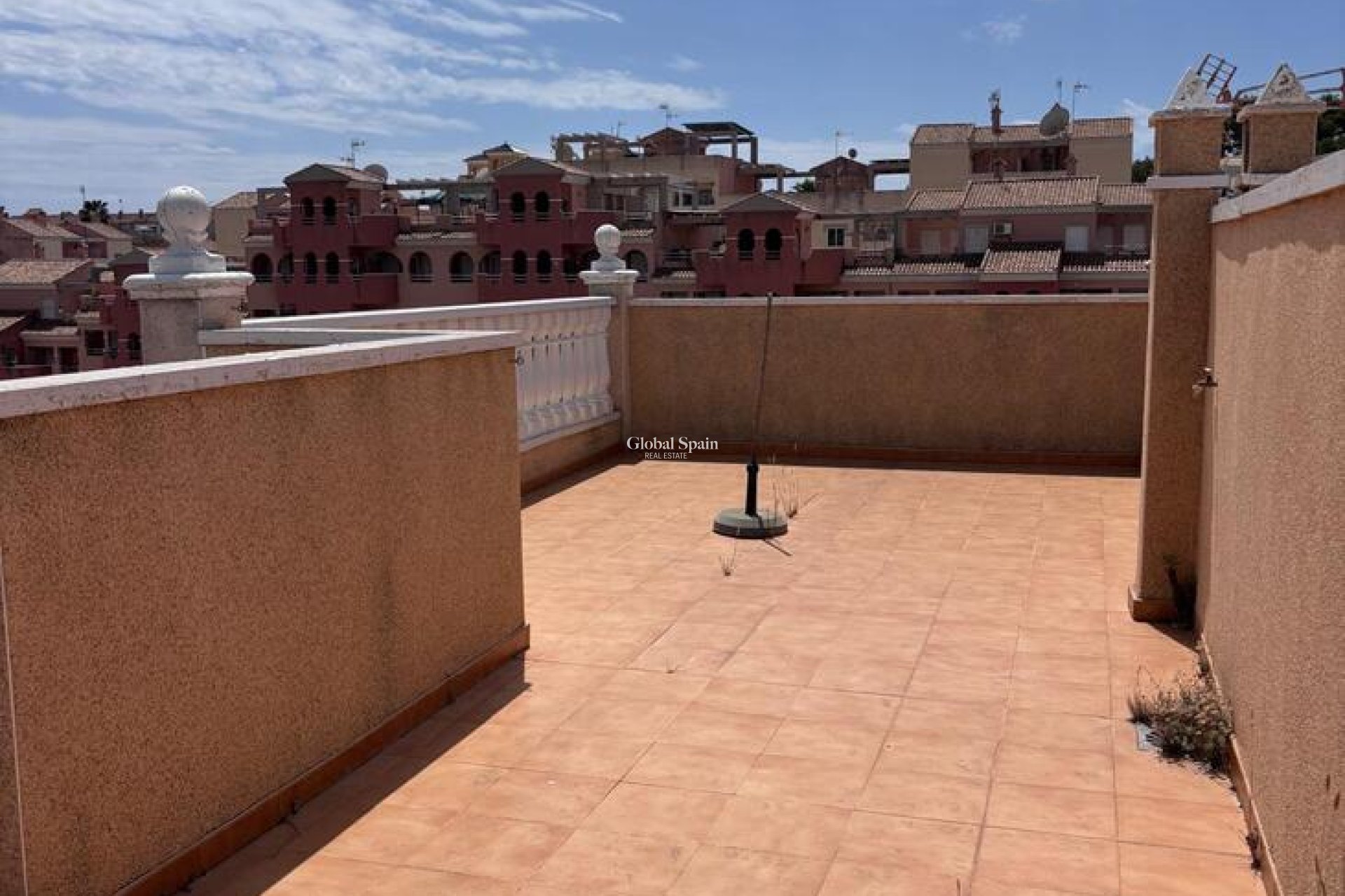 Resale - HOUSE -
VILLAMARTÍN - Costa Blanca