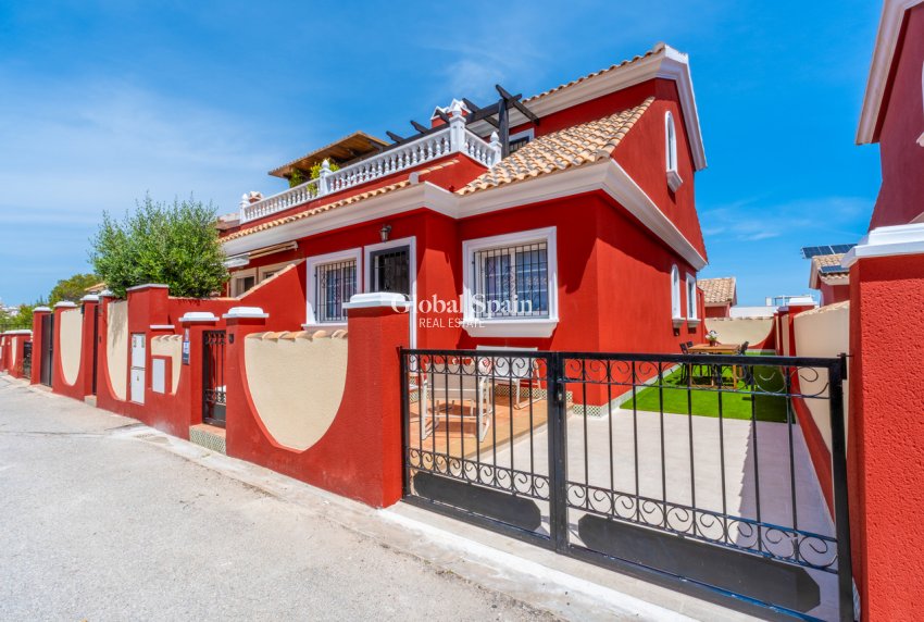 Resale - HOUSE -
VILLAMARTÍN - Costa Blanca