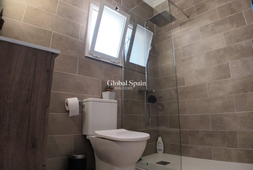 Resale - HOUSE -
VILLAMARTÍN - Costa Blanca