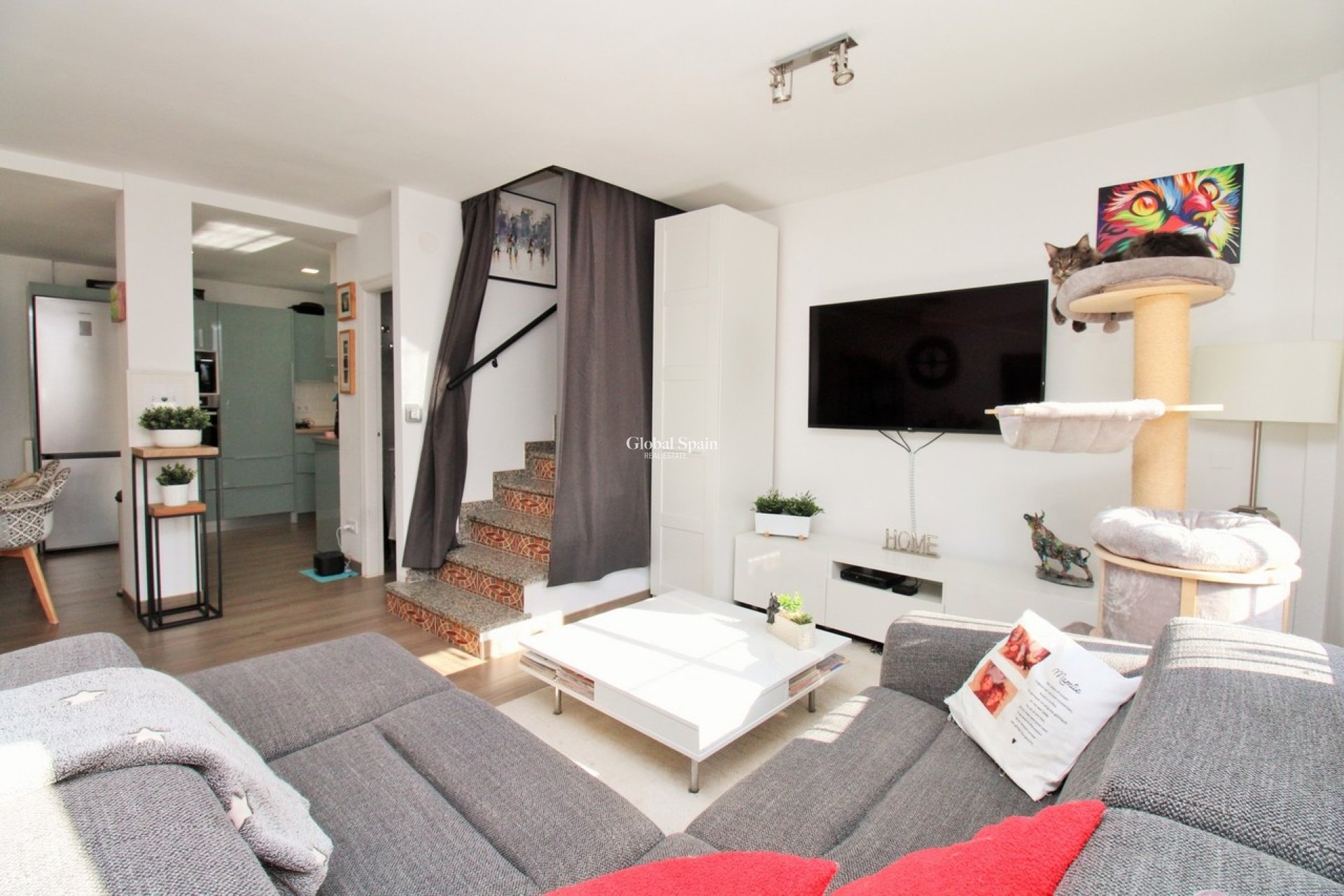 Resale - HOUSE -
VILLAMARTÍN - Costa Blanca
