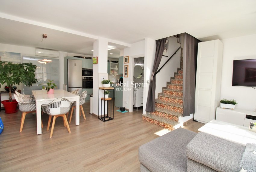 Resale - HOUSE -
VILLAMARTÍN - Costa Blanca