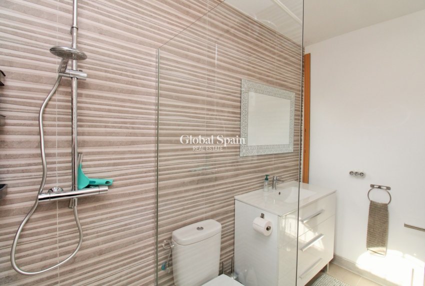 Resale - HOUSE -
VILLAMARTÍN - Costa Blanca