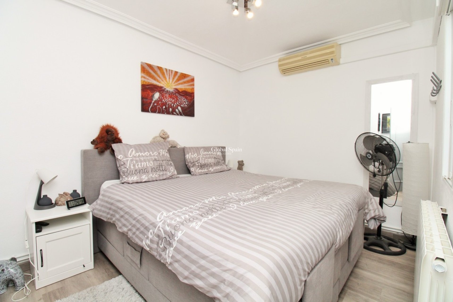 Resale - HOUSE -
VILLAMARTÍN - Costa Blanca