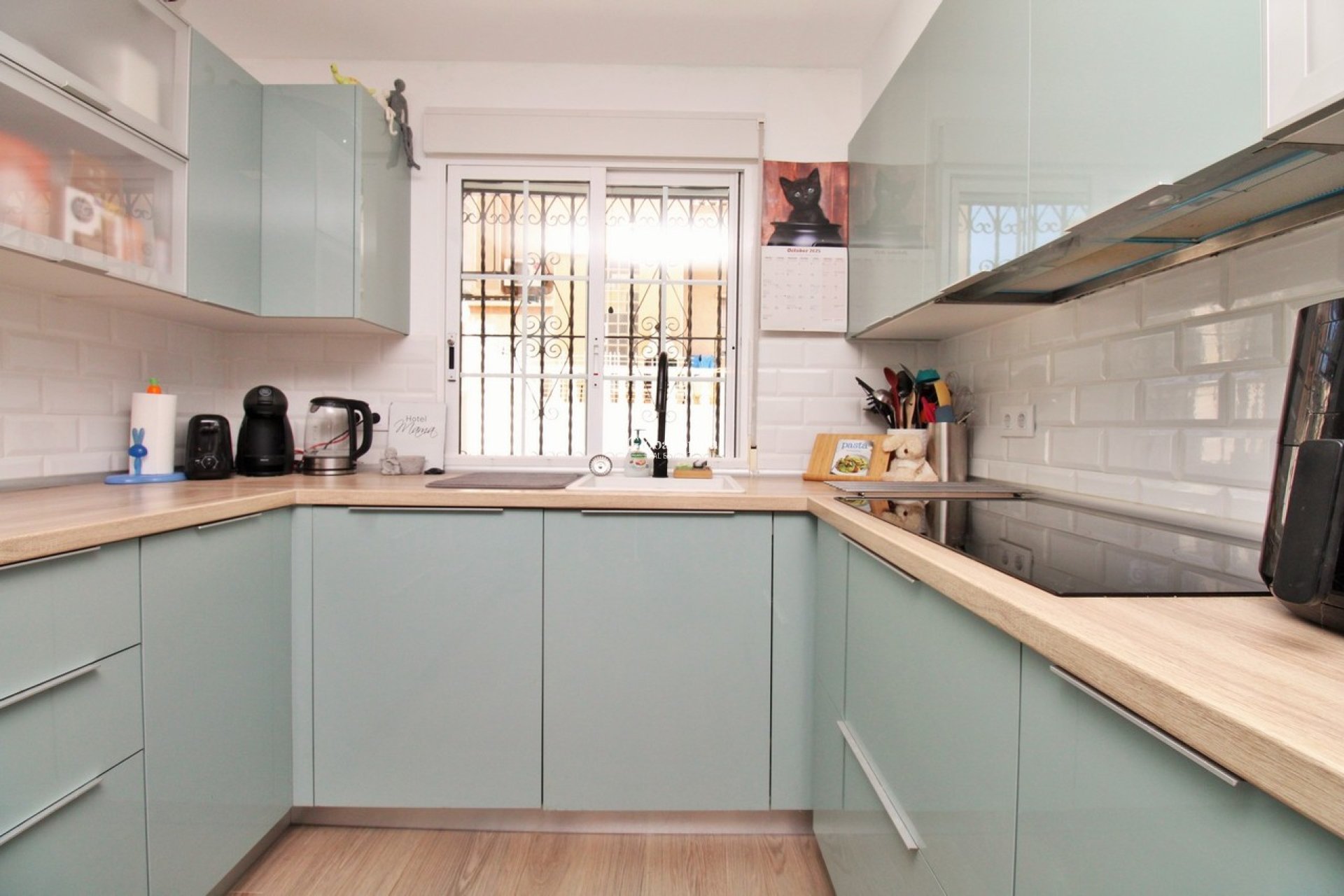 Resale - HOUSE -
VILLAMARTÍN - Costa Blanca