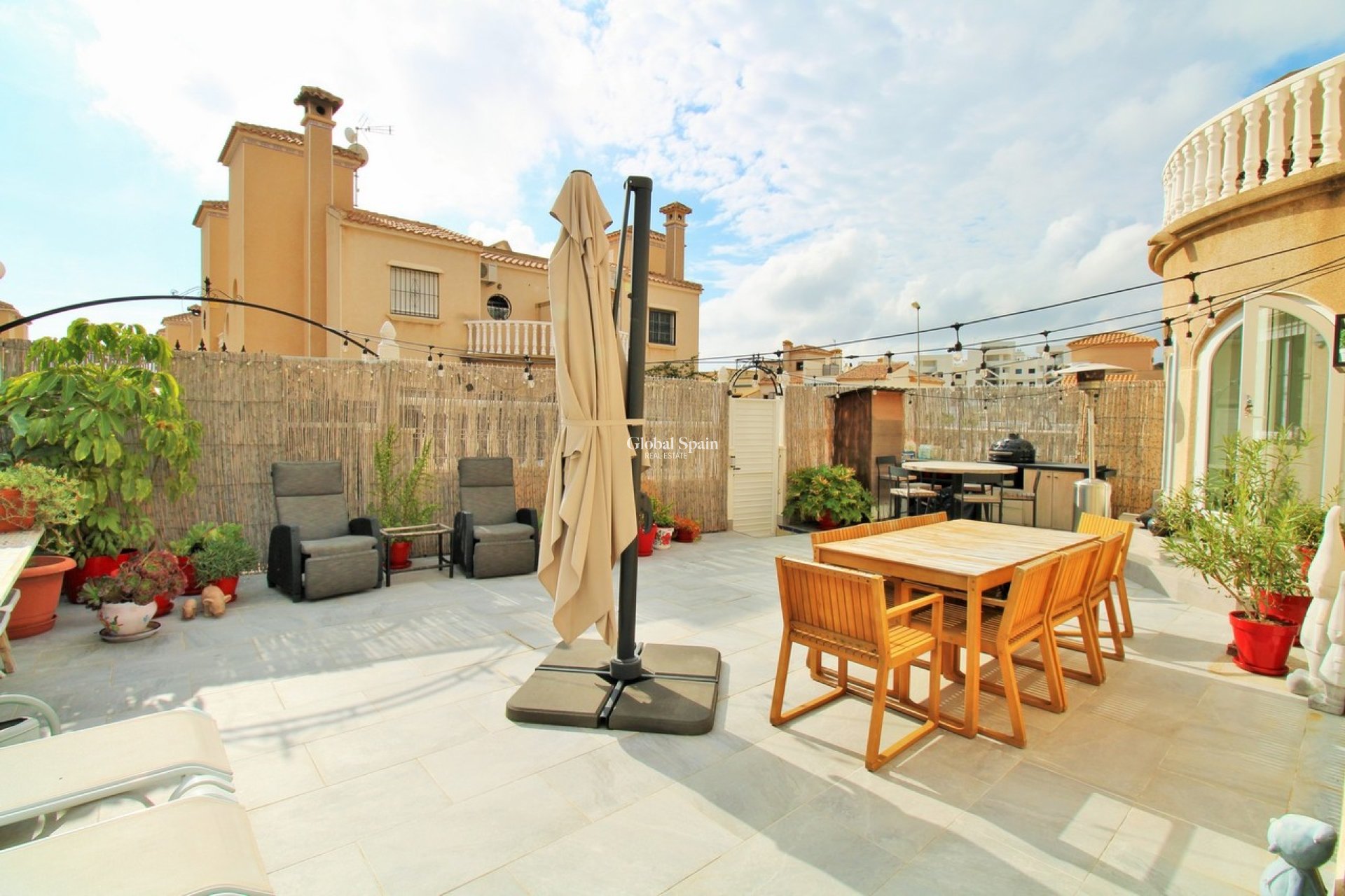 Resale - HOUSE -
VILLAMARTÍN - Costa Blanca